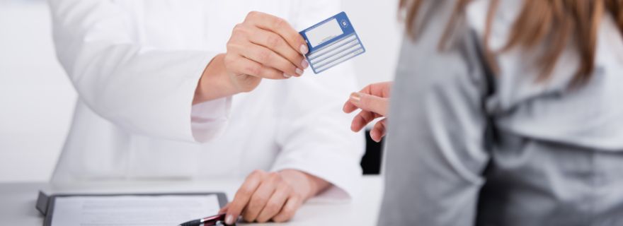 Copago: m�dico devuelve tarjeta del seguro